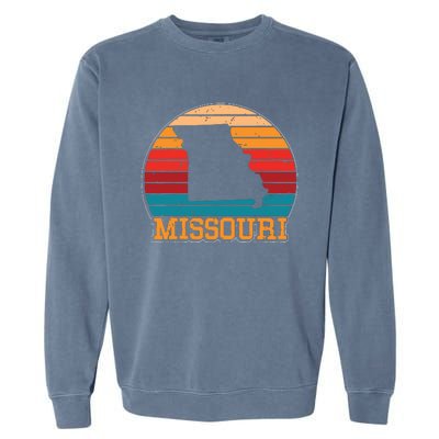 Missouri Retro Vintage Sunset Us State Missouri Silhouette Garment-Dyed Sweatshirt