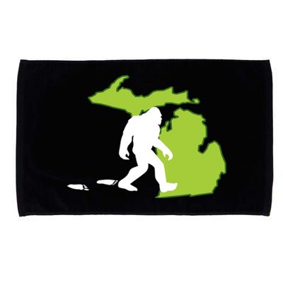 Michigan State Bigfoot Hunter Gift Great Gift Microfiber Hand Towel