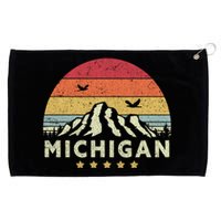 Michigan Shirt. Retro Style MI, USA Grommeted Golf Towel