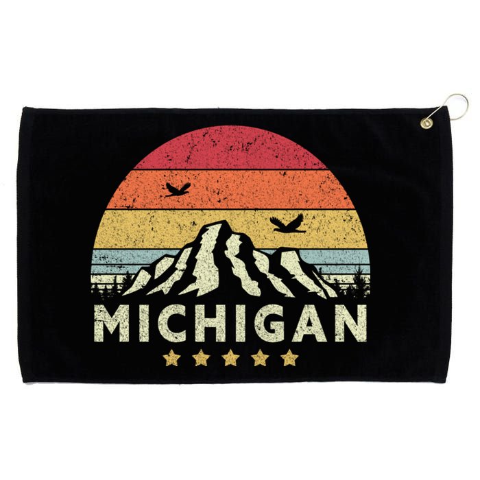 Michigan Shirt. Retro Style MI, USA Grommeted Golf Towel