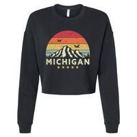 Michigan Shirt. Retro Style MI, USA Cropped Pullover Crew