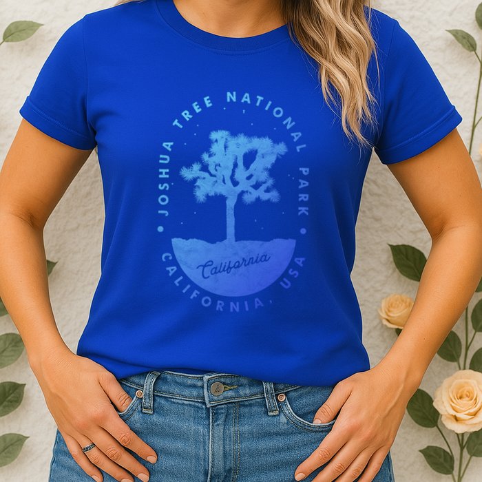 Minimalist Tree Joshua Tree National Park Distressed Design Gift Womens T-Shirt