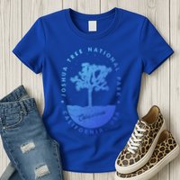 Minimalist Tree Joshua Tree National Park Distressed Design Gift Womens T-Shirt