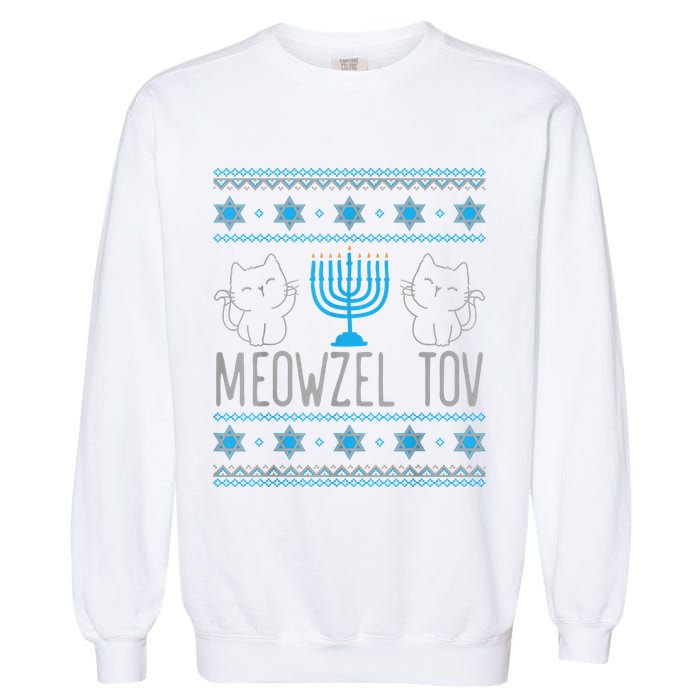 Meowzel Tov Menoarah Merry Hanukkah Funny Hanucats Cute Cat Garment-Dyed Sweatshirt