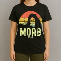 Moab Utah Vintage Sunset Arches Adventure Outdoors Meaningful T-Shirt