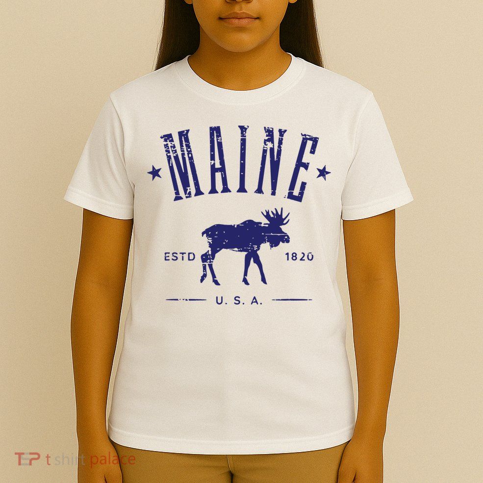 Maine Usa With Moose Distressed Design Souvenir T-Shirt