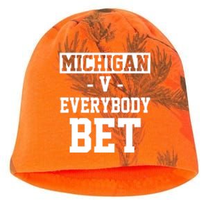 Michigan V Everybody Bet Football Fan Kati - Camo Knit Beanie