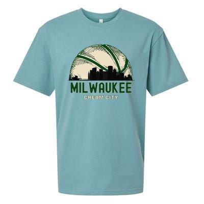 Milwaukee Wisconsin Cream City Skyline Retro Basketball Sueded Cloud Jersey T-Shirt