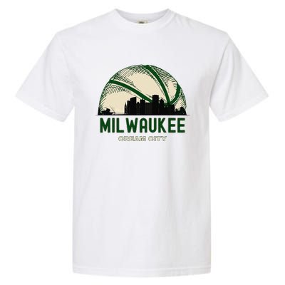 Milwaukee Wisconsin Cream City Skyline Retro Basketball Garment-Dyed Heavyweight T-Shirt