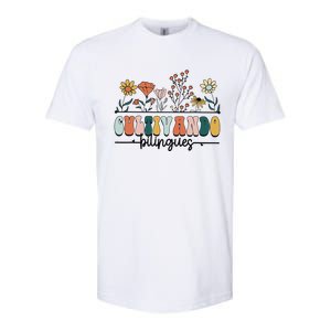 Maestra Wild Flowers Cultivando Bilingues Spanish Teacher Softstyle CVC T-Shirt