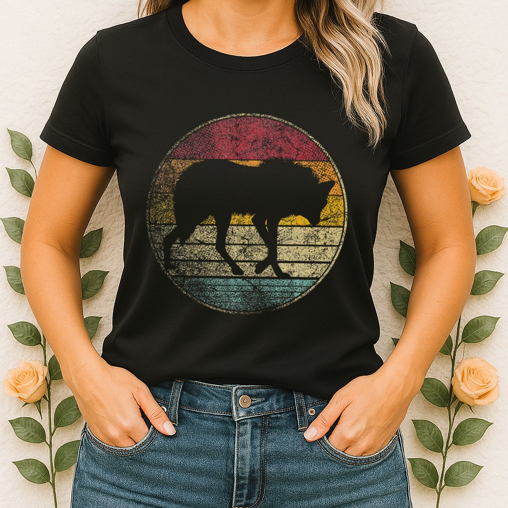 Maned Wolf Retro Style Sunset Vintage 70s 80s 90s Gift Womens T-Shirt
