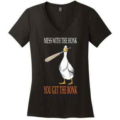 Mess With The Honk Goose Game Gamer Wooden Club Computer Women's V-Neck T-Shirt