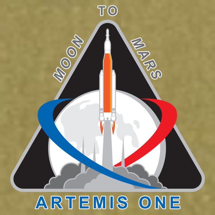 NASA Artemis Moon To Mars Garment-Dyed Women's Muscle Tee