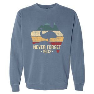 Never Forget 1932 Emu War Gift Emu Lover Zookeeper Gift Garment-Dyed Sweatshirt