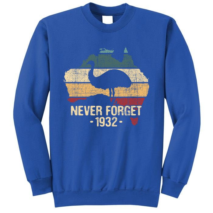 Never Forget 1932 Emu War Gift Emu Lover Zookeeper Gift Sweatshirt