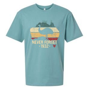 Never Forget 1932 Emu War Gift Emu Lover Zookeeper Gift Sueded Cloud Jersey T-Shirt