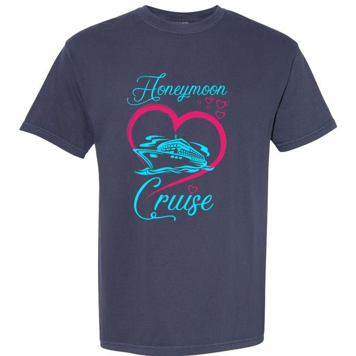 Newlywed FunLoving Couples Honeymoon Cruise Garment-Dyed Heavyweight T-Shirt