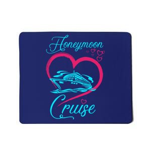 Newlywed FunLoving Couples Honeymoon Cruise Mousepad