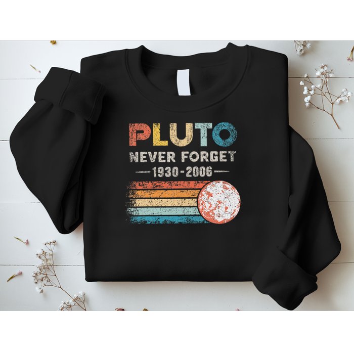 Never Forget Pluto Vintage Retro Funny Space Science Sweatshirt
