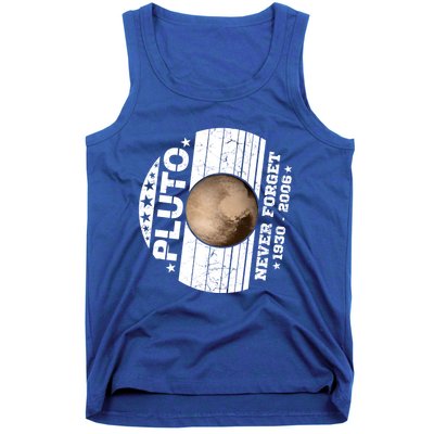 Never Forget Pluto Gift Funny Astronomy Planet Graphic Cool Gift Tank Top