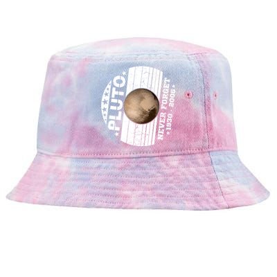 Never Forget Pluto Gift Funny Astronomy Planet Graphic Cool Gift Tie-Dyed Bucket Hat