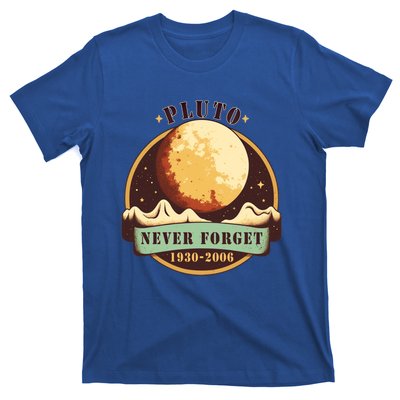 Never Forget Pluto Cute Gift Retro Style Funny Space Science Gift T-Shirt