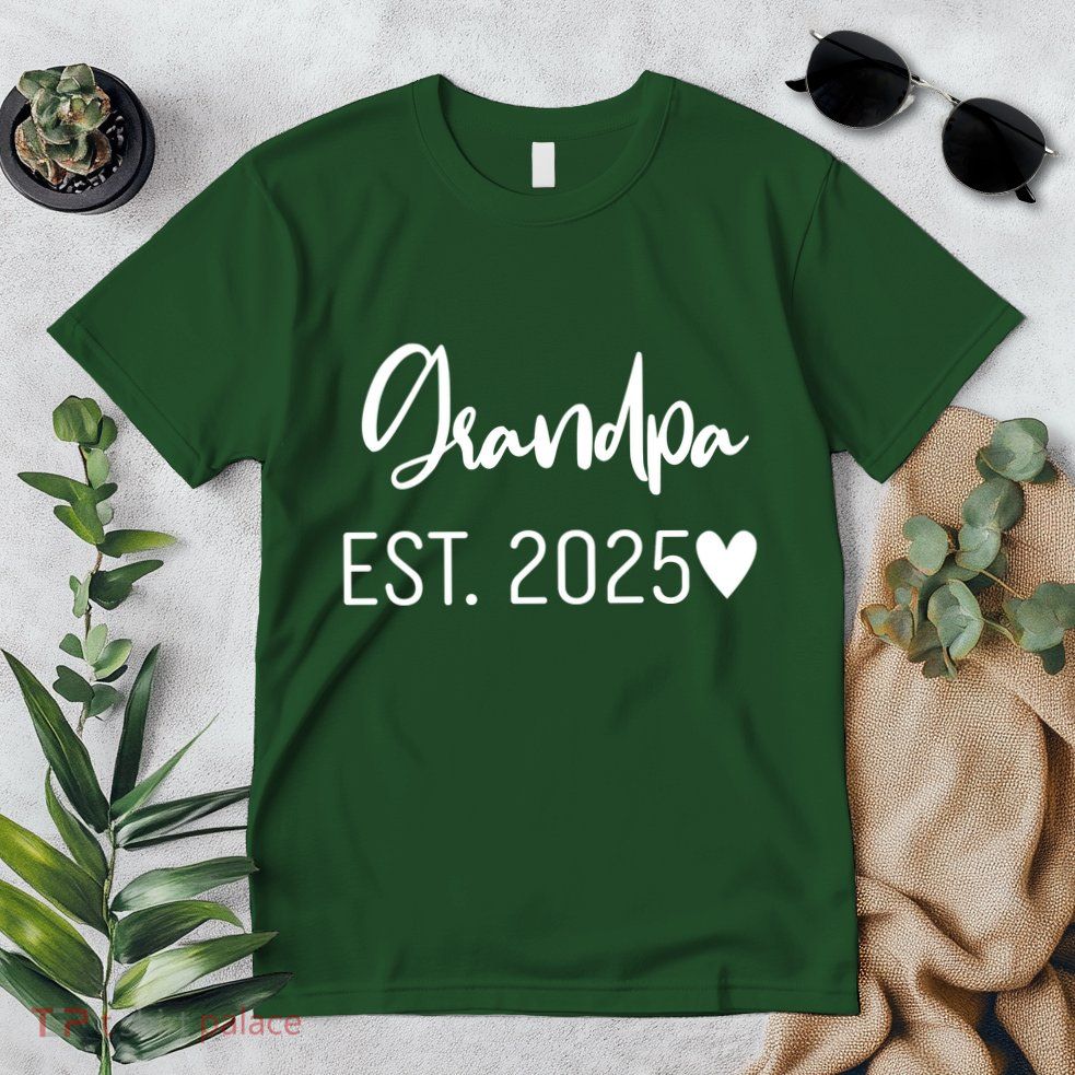 New Grandpa Est. 2025 Premium T-Shirt