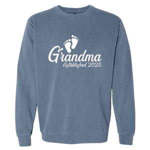 New Grandma Established 2025 Family Garment-Dyed Sweatshirt