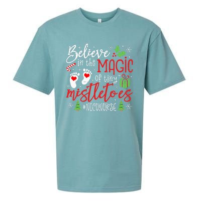 NICU Nurse Believin Magic Of Tiny Mistletoe Christmas Sueded Cloud Jersey T-Shirt