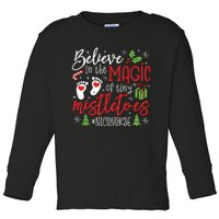 Nicu Nurse Believin Magic Of Tiny Mistletoe Christmas Toddler Long Sleeve Shirt