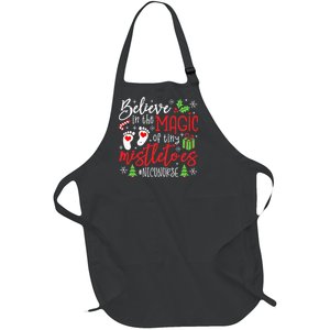 Nicu Nurse Believin Magic Of Tiny Mistletoe Christmas Full-Length Apron With Pockets