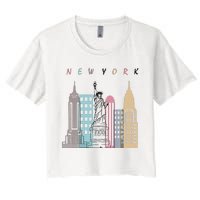 NYC New York City Manhattan skylines statue of liberty Women's Crop Top Tee