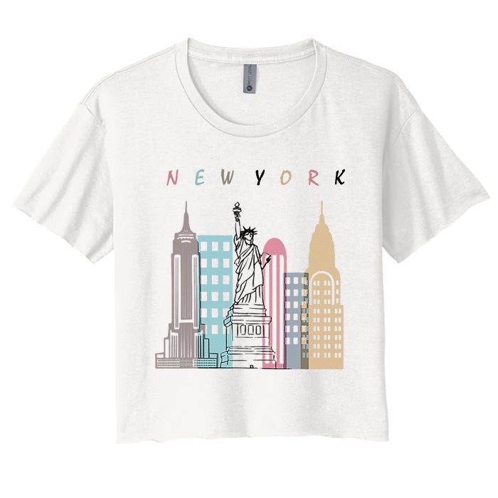 NYC New York City Manhattan skylines statue of liberty Women's Crop Top Tee