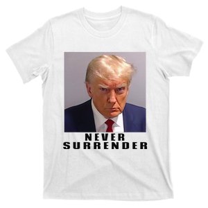 Never Surrender Pro Trump T-Shirt