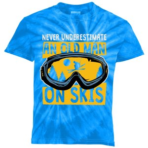 Never Underestimate An Old On Skis Skiing Dad Grandpa Gift Kids Tie-Dye T-Shirt