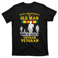 Never Underestimate An Old Man Vietnam Veteran Gift T-Shirt