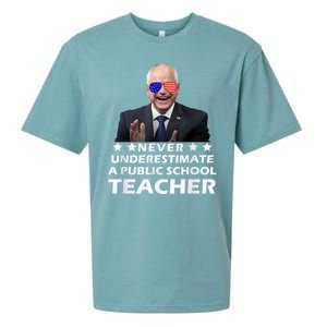 Never Underestimate A Public School Teacher Walz Harris 2024 Sueded Cloud Jersey T-Shirt