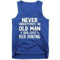 Never Underestimate An Old Funny Grandpa Deer Hunting Gift Tank Top