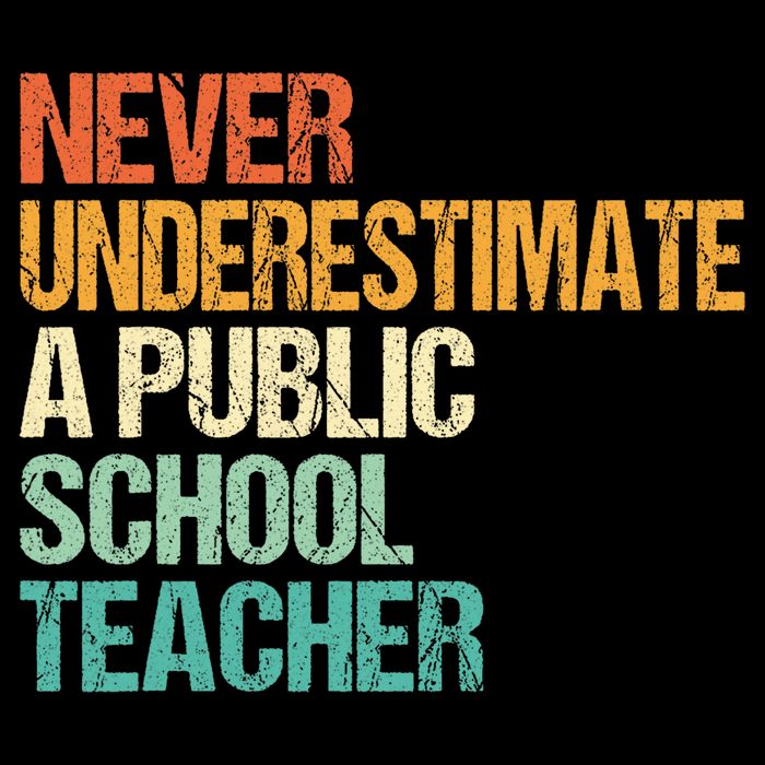 Never Underestimate A Public School Teacher Harris Walz 2024 Drawstring Bag