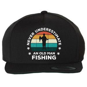 Never Underestimate An Old Man Fishing Fun Catching Fish Wool Snapback Cap