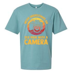 Never Underestimate An Old Man With A Camera Photography Sueded Cloud Jersey T-Shirt