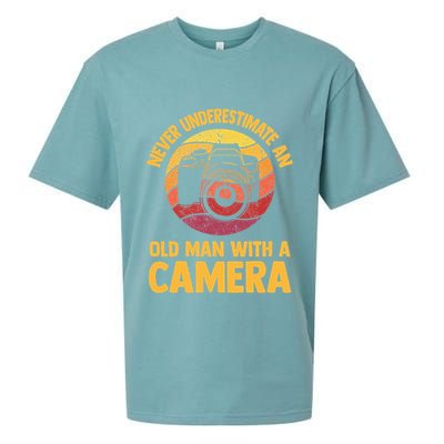 Never Underestimate An Old Man With A Camera Photography Sueded Cloud Jersey T-Shirt