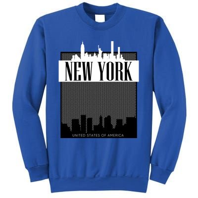 New York City Outfit Fashion Illustration Graphic Skyline Meaningful Gift Sweatshirt