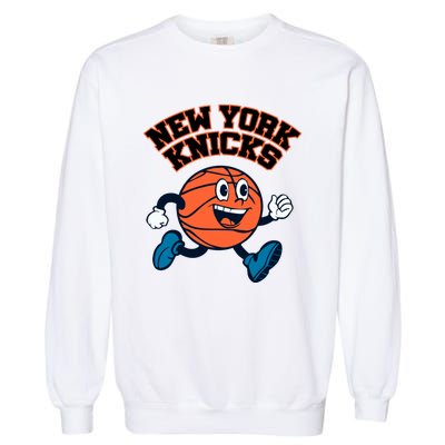 New York Knicks Basketball Running Garment-Dyed Sweatshirt