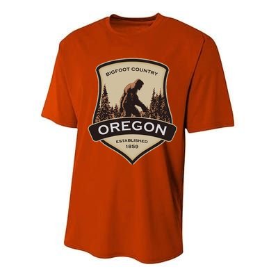 Oregon And A Bigfoot Or A Sasquatch Performance Sprint T-Shirt