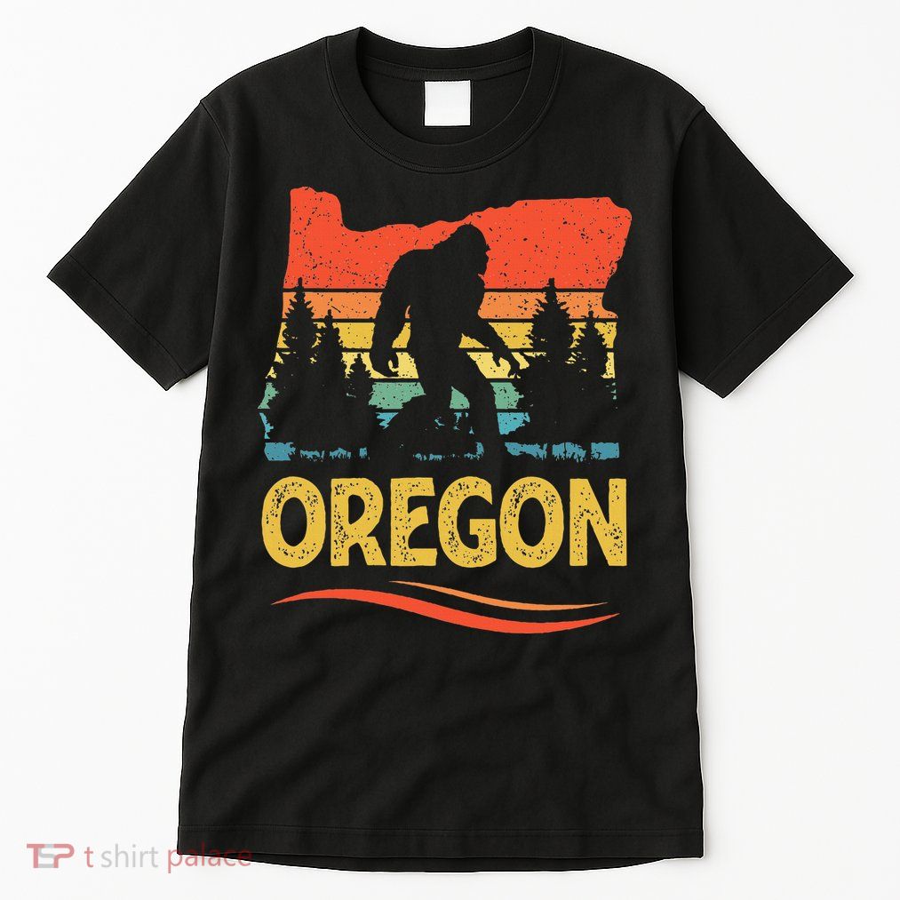 Oregon Bigfoot Oregon With A Bigfoot Or A Sasquatch Tall T-Shirt