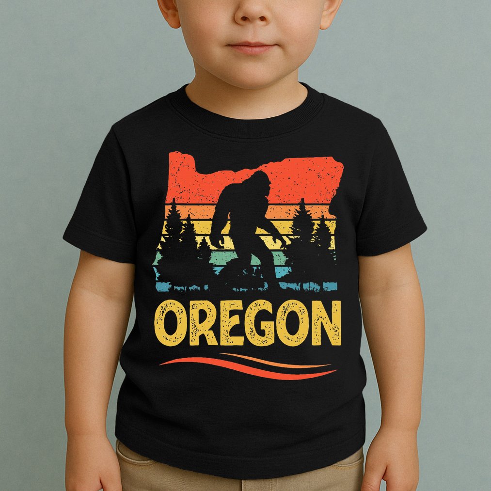 Oregon Bigfoot Oregon With A Bigfoot Or A Sasquatch Toddler T-Shirt