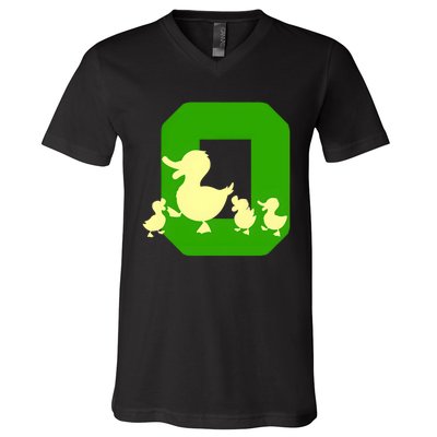 Oregon Duck Letter O Funny Oregon Yellow Duck V-Neck T-Shirt