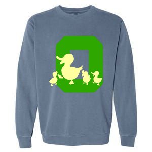 Oregon Duck Letter O Funny Oregon Yellow Duck Garment-Dyed Sweatshirt