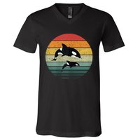 Orca Family Vintage Retro Art, Killer Whale Family V-Neck T-Shirt